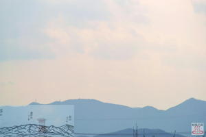 展望台から見た笠山から堂平山にかけての山並み